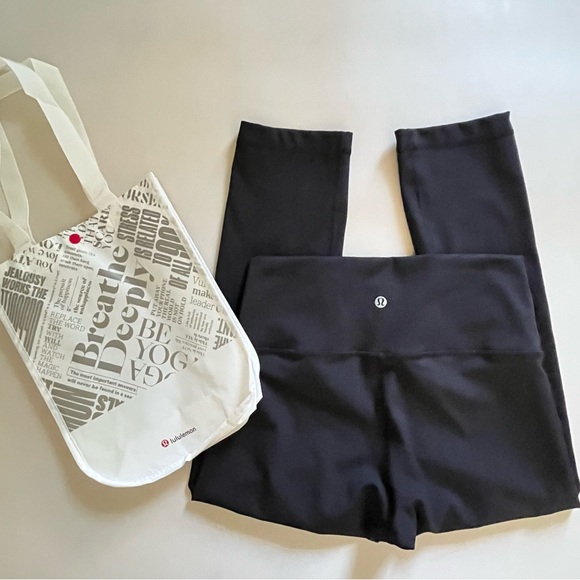 Lululemon wunder under Luxtreme cropped Legging size 8 Black - Picture 1 of 6
